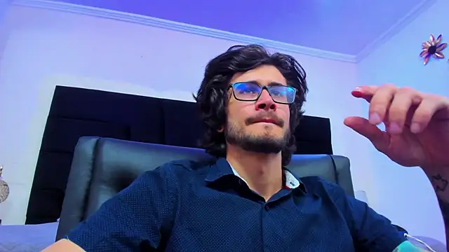 Loggan donnelly online show from January 12, 2025, 8:14 pm