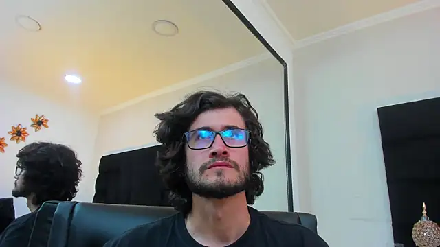 Loggan donnelly online show from March 5, 2025, 9:04 pm