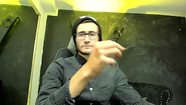 Loggan donnelly online show from September 24, 2025, 8:23 pm