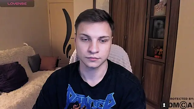 handsome guy01 online show from November 5, 2025, 3:34 pm