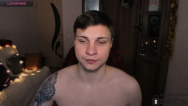 handsome guy01 online show from November 30, 2025, 4:00 pm