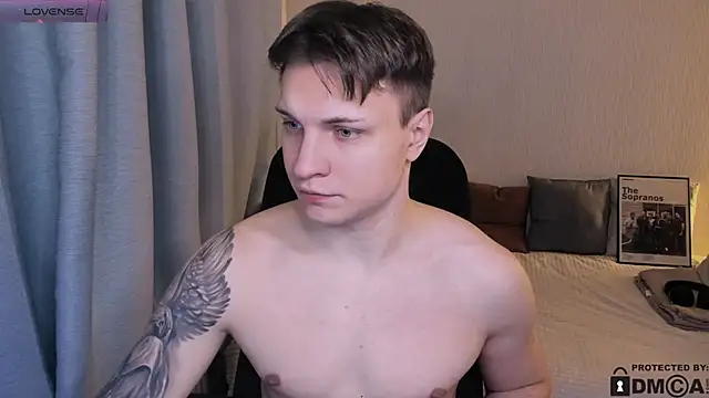 Snapshot of handsome_guy01 chatting on February 4, 2026, 12:05 am handsome guy01 online show from February 4, 2026, 12:05 am