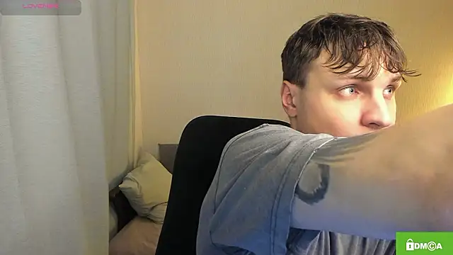 Snapshot of handsome_guy01 chatting on February 24, 2026, 3:43 pm handsome guy01 online show from February 24, 2026, 3:43 pm