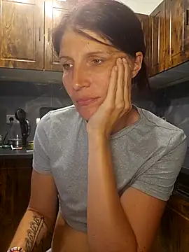 Lenchen  online show from April 12, 2026, 7:41 pm