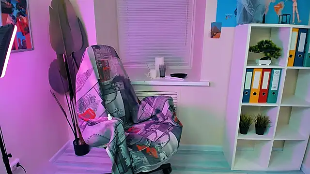 CarolGiggly online show from September 18, 2025, 9:28 pm