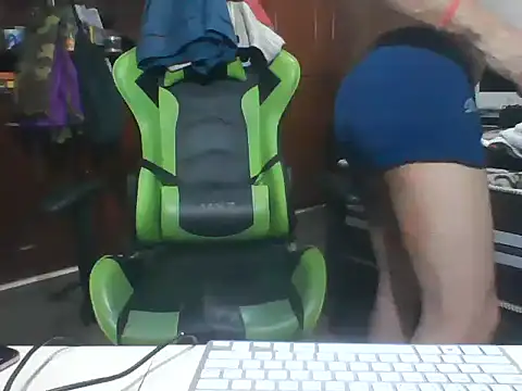 Snapshot of SOLESFETISHBR chatting on April 8, 2026, 10:21 pm SOLESFETISHBR online show from April 8, 2026, 10:21 pm