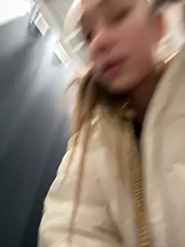 Lia  Love online show from March 18, 2025, 1:20 pm