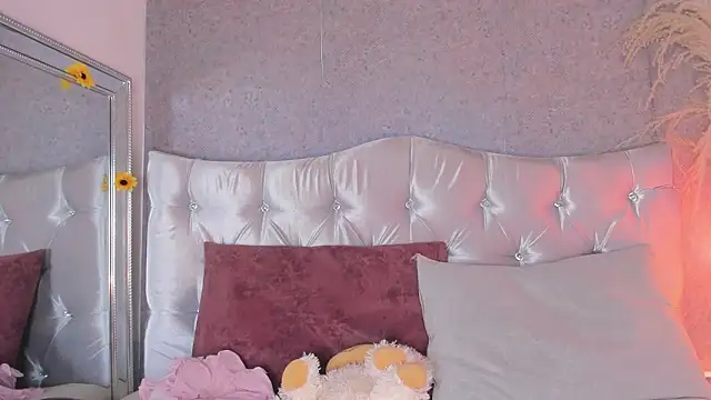 GABYTAYLOR  online show from February 9, 2026, 1:26 pm