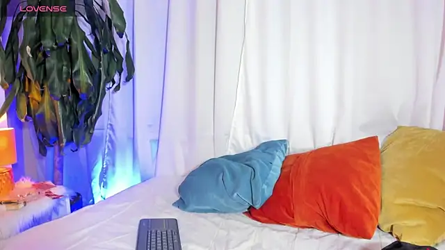 Snapshot of blaiine_colfer chatting on January 15, 2025, 4:57 am blaiine colfer online show from January 15, 2025, 4:57 am