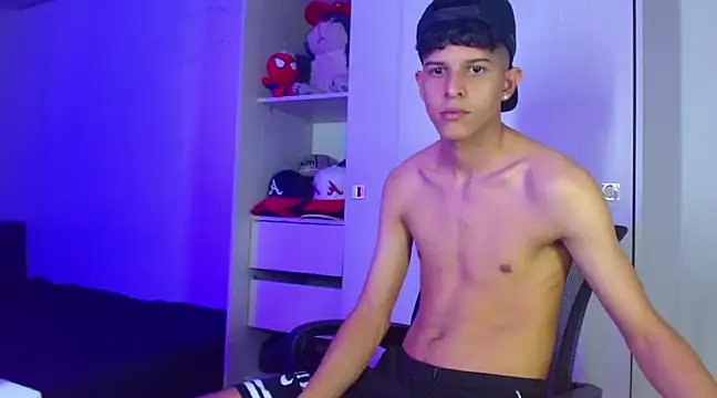 Snapshot of LiamGadiell chatting on February 17, 2025, 2:53 am LiamGadiell online show from February 17, 2025, 2:53 am