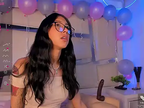 Snapshot of Mis__lola chatting on November 12, 2025, 8:52 pm Mis lola online show from November 12, 2025, 8:52 pm