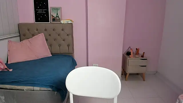 lauren rios7 online show from October 9, 2025, 8:29 pm