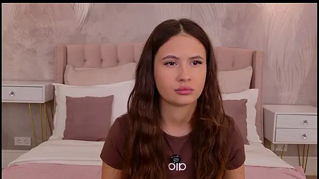 milaleoneli online show from February 24, 2026, 2:59 pm