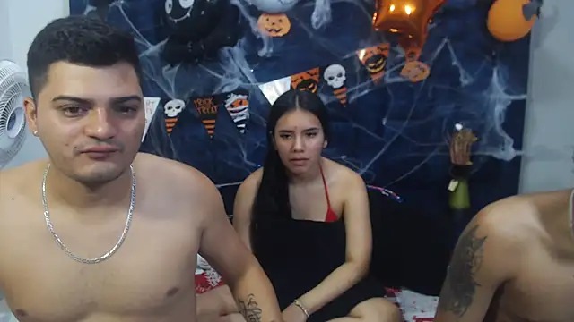 Snapshot of Group_Lustt chatting on October 29, 2025, 2:25 am Group Lustt online show from October 29, 2025, 2:25 am