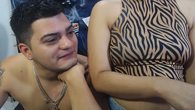 Snapshot of Group_Lustt chatting on October 31, 2025, 2:23 am Group Lustt online show from October 31, 2025, 2:23 am