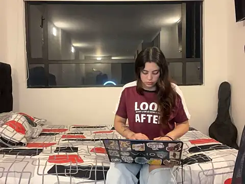 Snapshot of Scarlett_Jazmin chatting on February 12, 2025, 5:26 am Scarlett Jazmin online show from February 12, 2025, 5:26 am