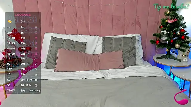 Mayzzie online show from December 19, 2025, 8:05 pm