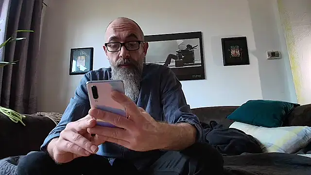 Kingsscepter online show from February 6, 2025, 1:32 pm