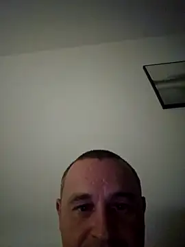 Snapshot of Vipbus chatting on October 8, 2025, 7:55 pm Vipbus online show from October 8, 2025, 7:55 pm