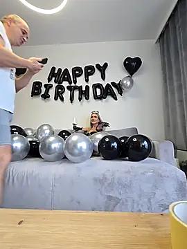 Snapshot of Vipbus chatting on October 26, 2025, 11:27 am Vipbus online show from October 26, 2025, 11:27 am