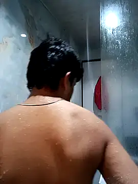 skinnyyyyyyyyy online show from April 13, 2026, 4:07 am