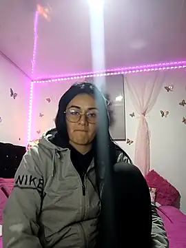 Hanna Kinsley online show from March 19, 2025, 2:16 am