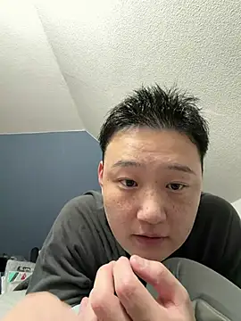 Snapshot of tuki_fu chatting on June 3, 2026, 1:57 pm tuki fu online show from June 3, 2026, 1:57 pm