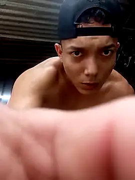 tayson  online show from October 11, 2025, 1:42 pm