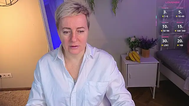 Nika Smit online show from March 21, 2026, 5:34 am