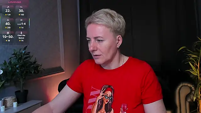 Nika Smit online show from April 25, 2026, 5:10 am