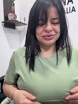 NATHALIA-28  online show from May 27, 2026, 11:51 am