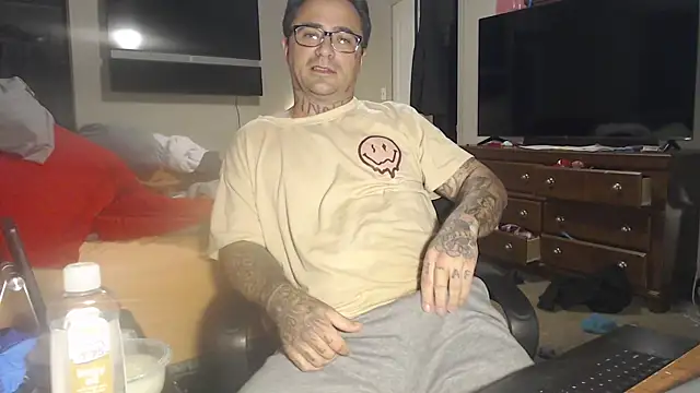 Snapshot of dadbod1178 chatting on January 20, 2025, 3:26 am dadbod1178 online show from January 20, 2025, 3:26 am