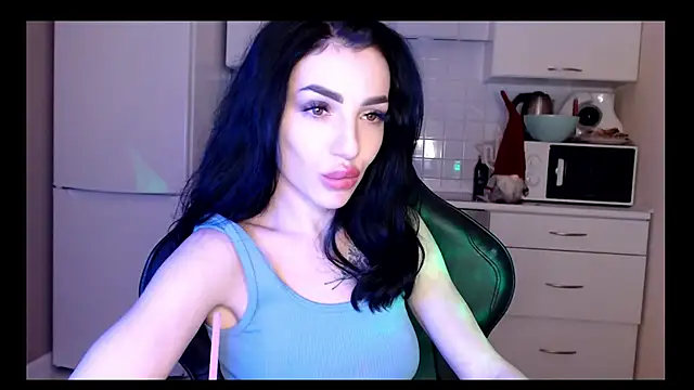 Snapshot of NancyLovee_ chatting on December 7, 2024, 12:30 am NancyLovee online show from December 7, 2024, 12:30 am