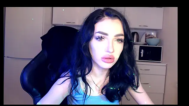 Snapshot of NancyLovee_ chatting on December 9, 2024, 10:20 pm NancyLovee online show from December 9, 2024, 10:20 pm