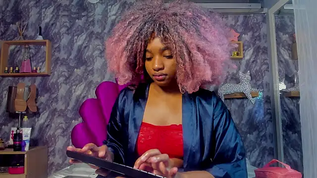 EMMAPARISS online show from March 25, 2026, 12:00 pm