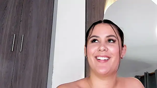 Snapshot of LexyRobert chatting on February 3, 2025, 11:36 pm LexyRobert online show from February 3, 2025, 11:36 pm