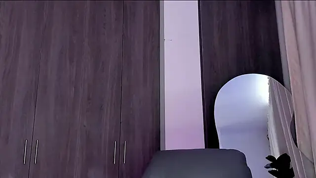 Snapshot of LexyRobert chatting on March 6, 2025, 8:05 pm LexyRobert online show from March 6, 2025, 8:05 pm