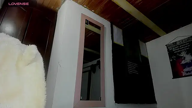 Snapshot of Nenita_Hot_ chatting on October 3, 2025, 8:17 pm Nenita Hot  online show from October 3, 2025, 8:17 pm