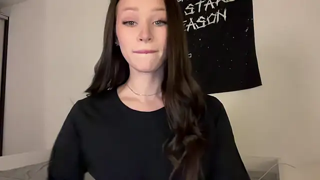 ur molly online show from October 17, 2025, 1:03 pm