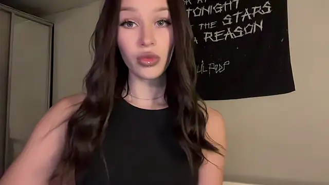 ur molly online show from November 14, 2025, 12:59 pm