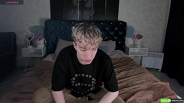 TrevorBenson online show from December 5, 2025, 3:04 am