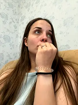 AmiLavs online show from December 5, 2024, 11:16 am