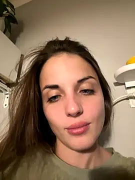 AmiLavs online show from September 13, 2025, 8:19 pm