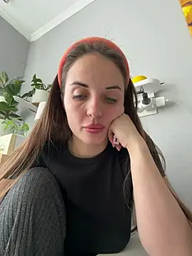 AmiLavs online show from April 8, 2026, 10:04 am