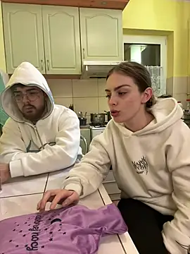 MrAndMrsSavage online show from February 19, 2025, 9:03 pm