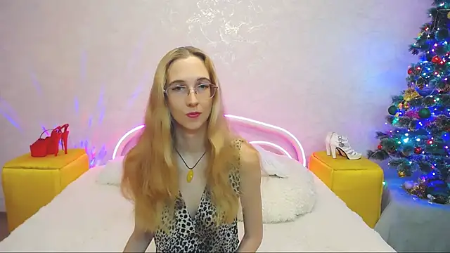 KlaryBrait online show from December 22, 2024, 11:00 am