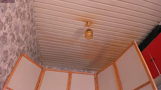 the perfectgirl online show from March 10, 2025, 12:48 pm