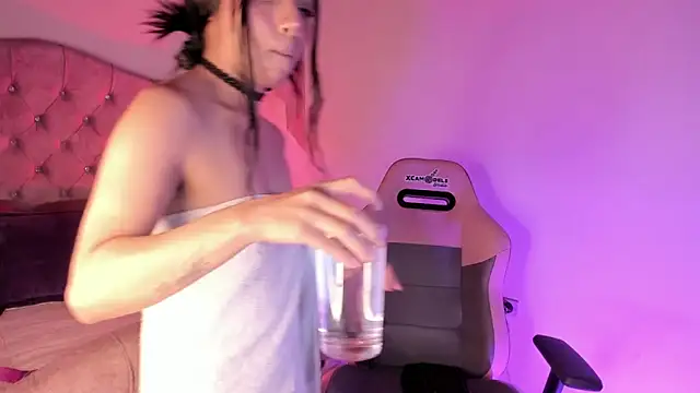 Snapshot of sofi_soft_ chatting on February 27, 2025, 4:21 pm sofi soft online show from February 27, 2025, 4:21 pm