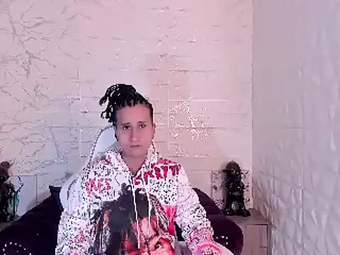 Im Milan Rs online show from February 28, 2025, 7:56 pm