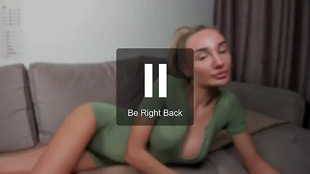 Snapshot of chloewallace chatting on October 4, 2025, 9:46 pm chloewallace online show from October 4, 2025, 9:46 pm
